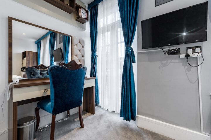 Room 51 of 112