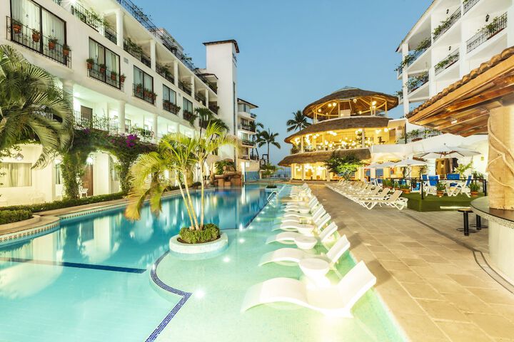 Pool Hotel
