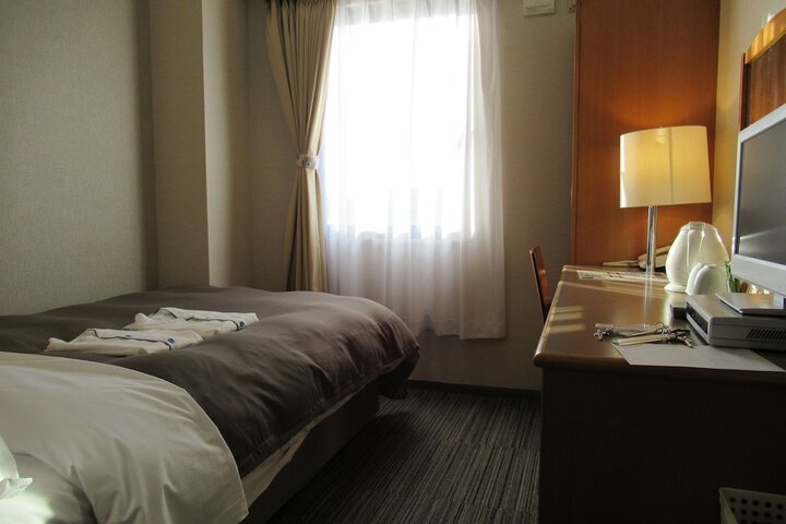 Room 8 of 64