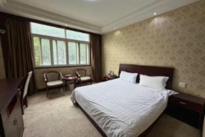 Room 14 of 14
