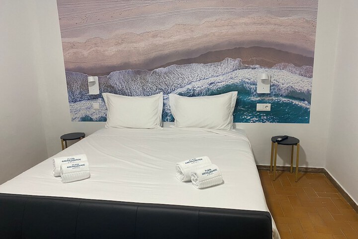 Room 13 of 30