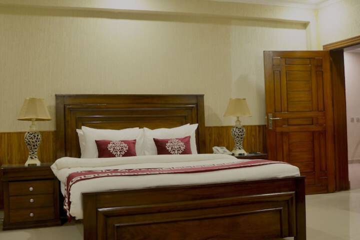 Room 15 of 83
