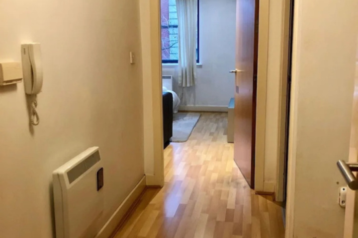 Room 9 of 15