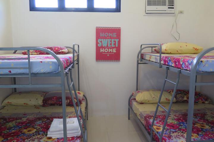 Room 6 of 25