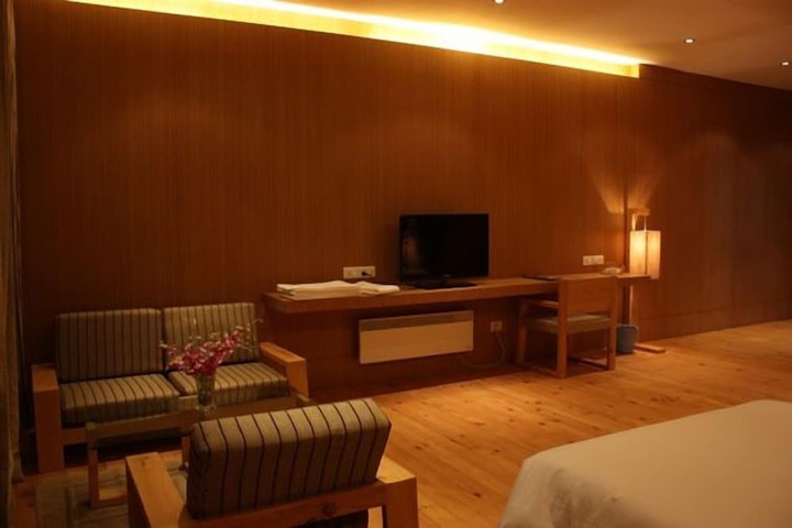 Room 5 of 37