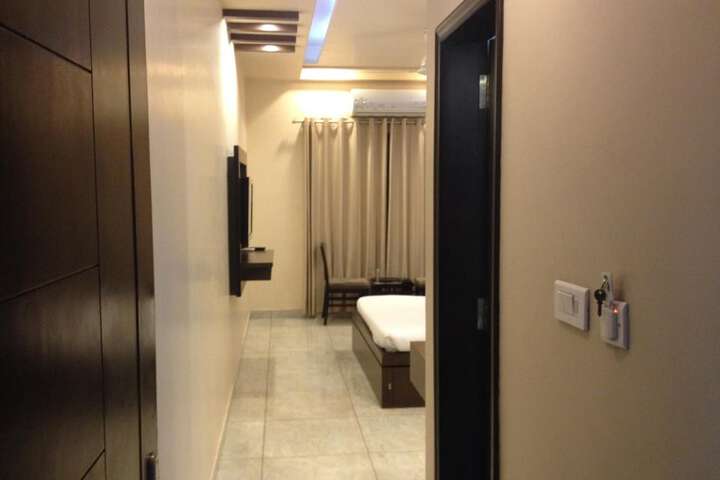 Room 20 of 34