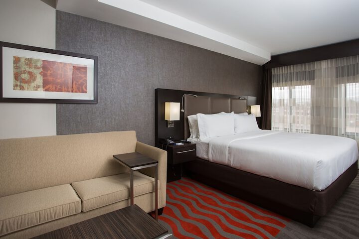 Suite 2 Queen Beds (3 of 9)