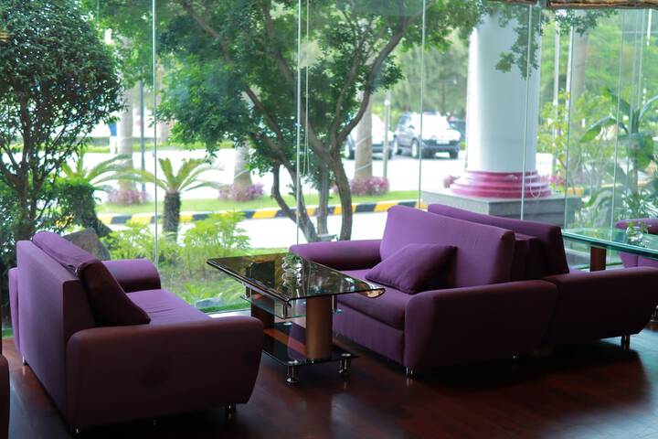 Guest Lobby