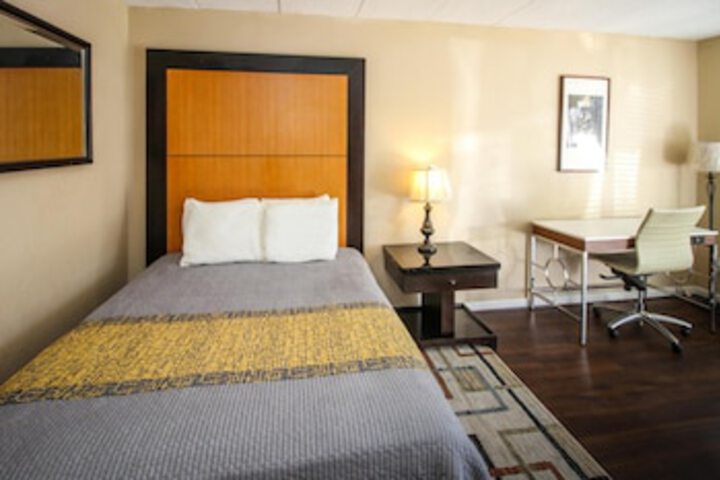 Room 34 of 120