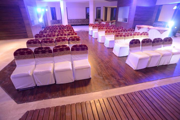 Ballroom/Hall 30 of 40