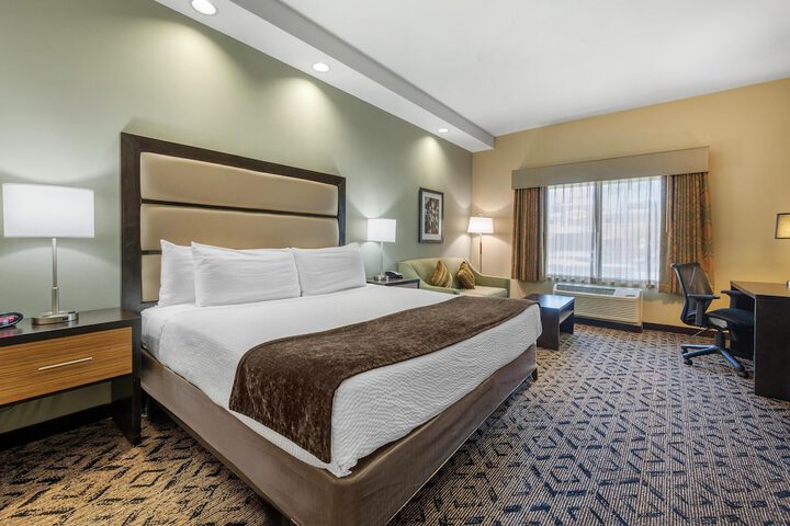 Room 17 of 30