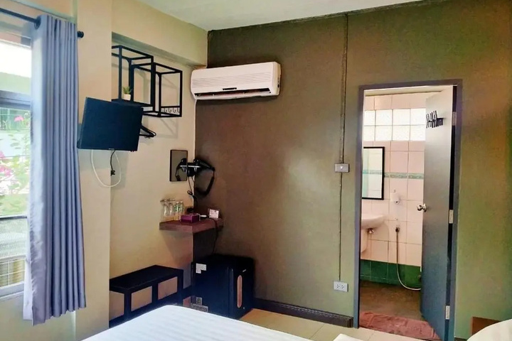 Room 3 of 18
