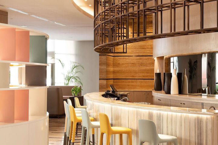 Lounge 220 of 315