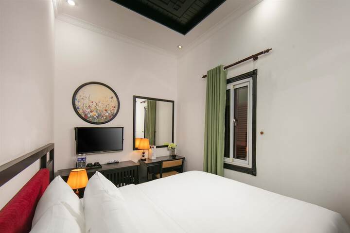 Room 22 of 47