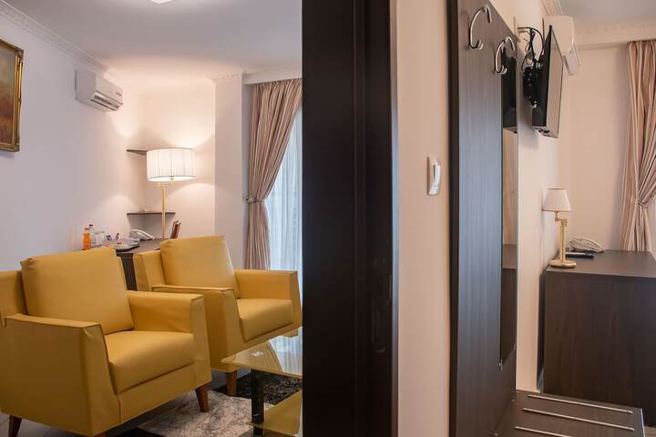 Room 40 of 50