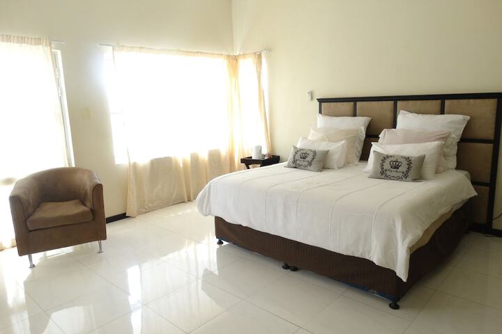 Room 9 of 42