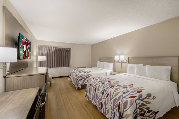 2 Queen Beds (9 of 9)