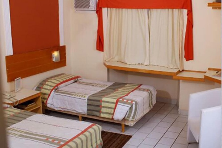 Room 7 of 18