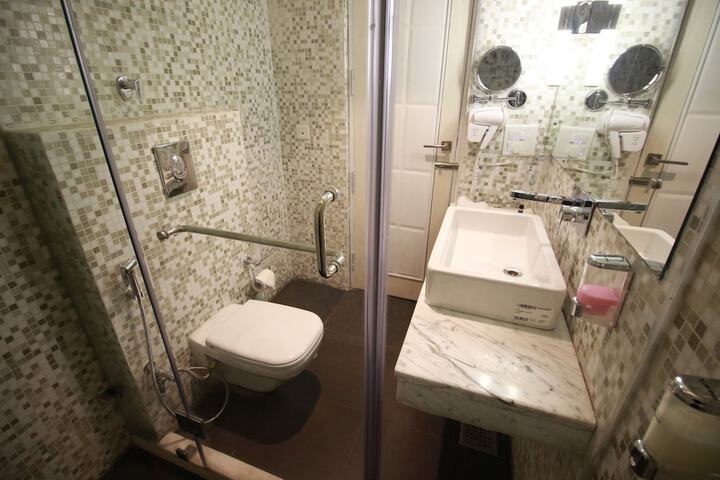 Room 37 of 51