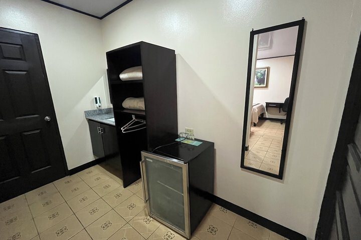 Room 13 of 21