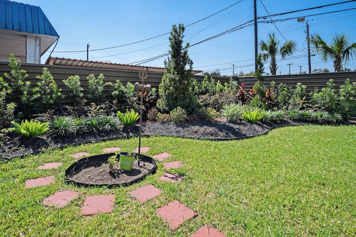 Property Grounds 36 of 46