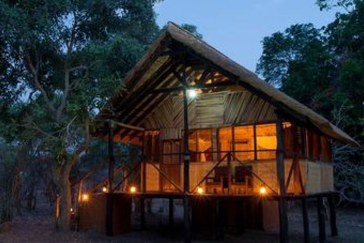 Exterior of Zikomo Safari Camp