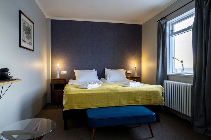 Room 3 of 179