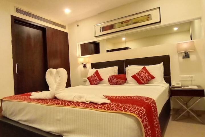 Room 9 of 17