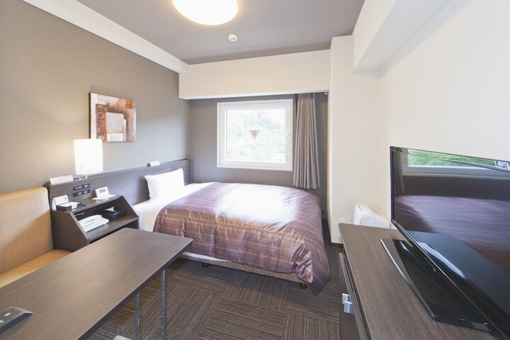 Room 7 of 37
