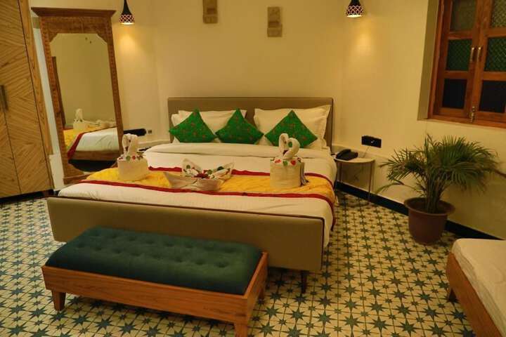 Room 11 of 22
