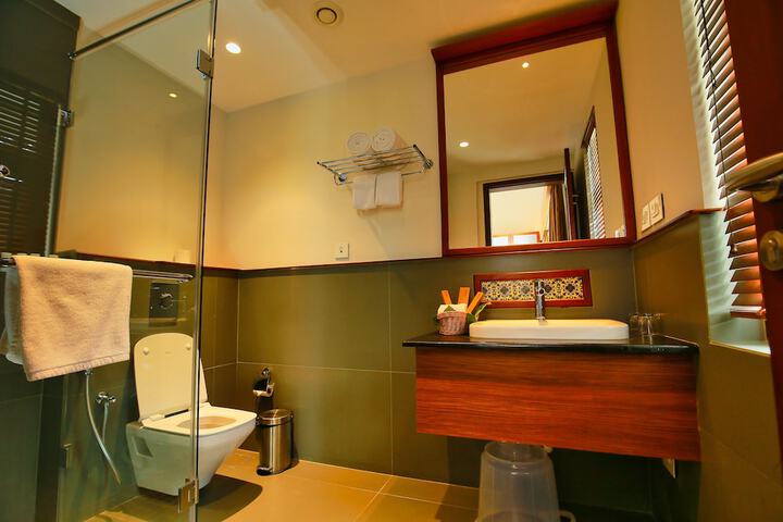 Room 44 of 98