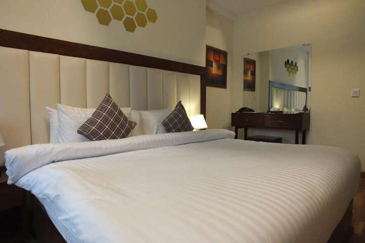 Room 20 of 39