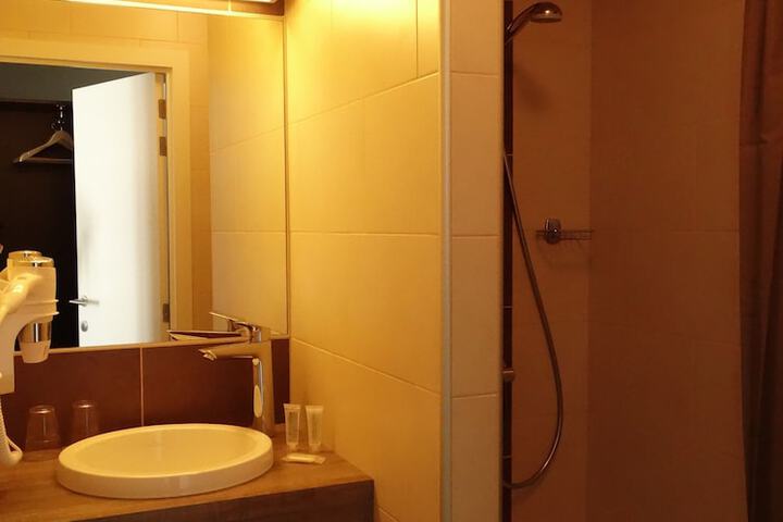 Room 20 of 31