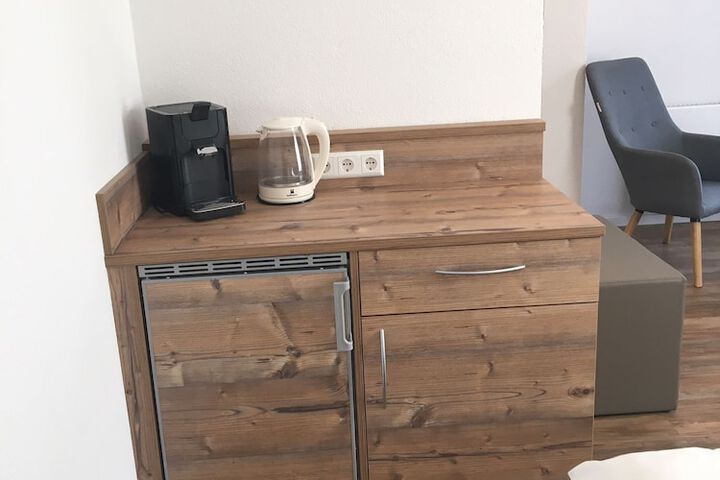 Room 15 of 37