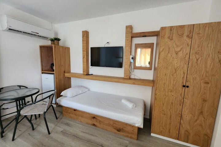 Room 84 of 141