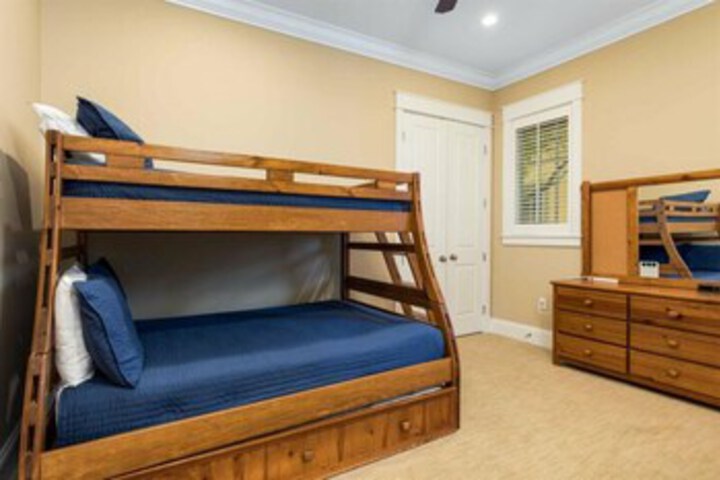 Room 53 of 60