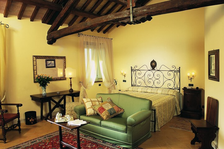 Room 4 of 35