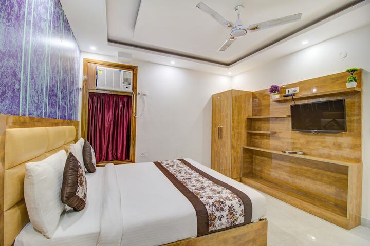 Room 10 of 27