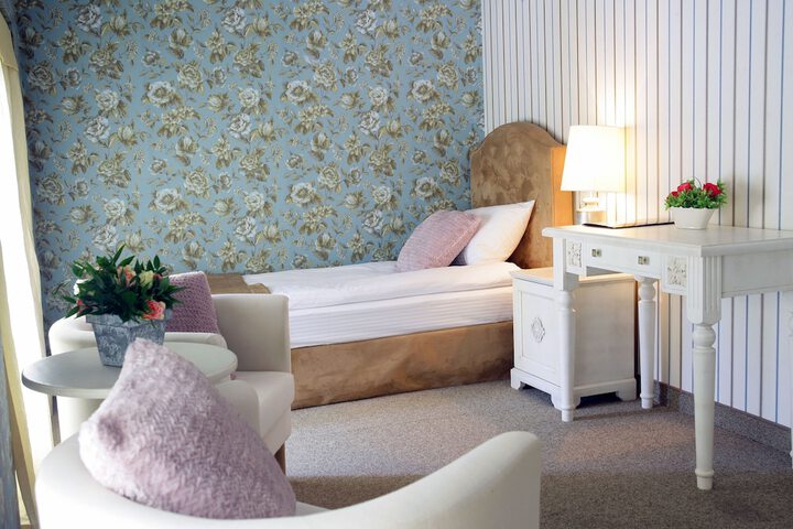 Room 5 of 71