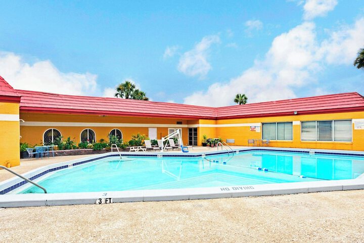 Pool 36 of 53