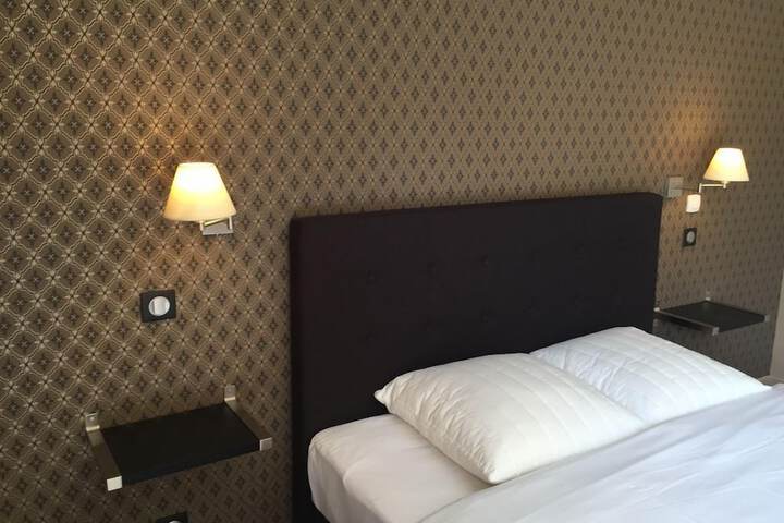 Room 14 of 28