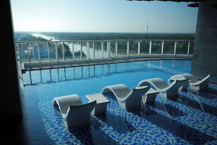 Pool 50 of 80