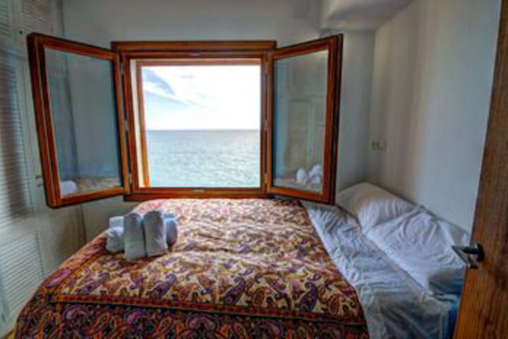 Room 9 of 20