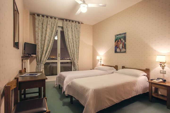 Room 6 of 41