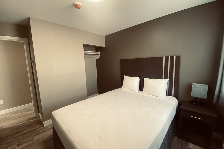 Room 11 of 50