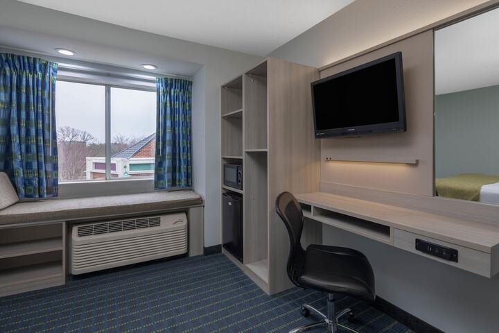 Room 16 of 30