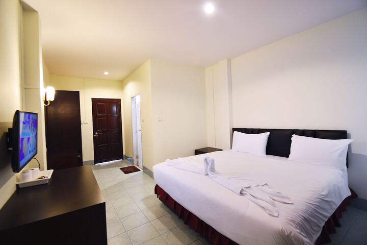 Room 9 of 29