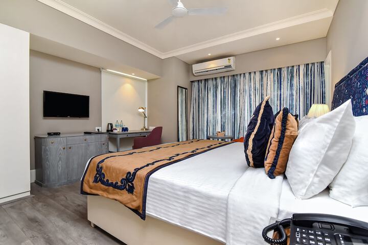 Room 32 of 158