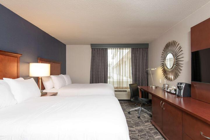 2 Double Beds (3 of 11)