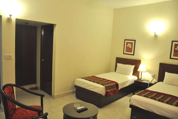 Room 6 of 22